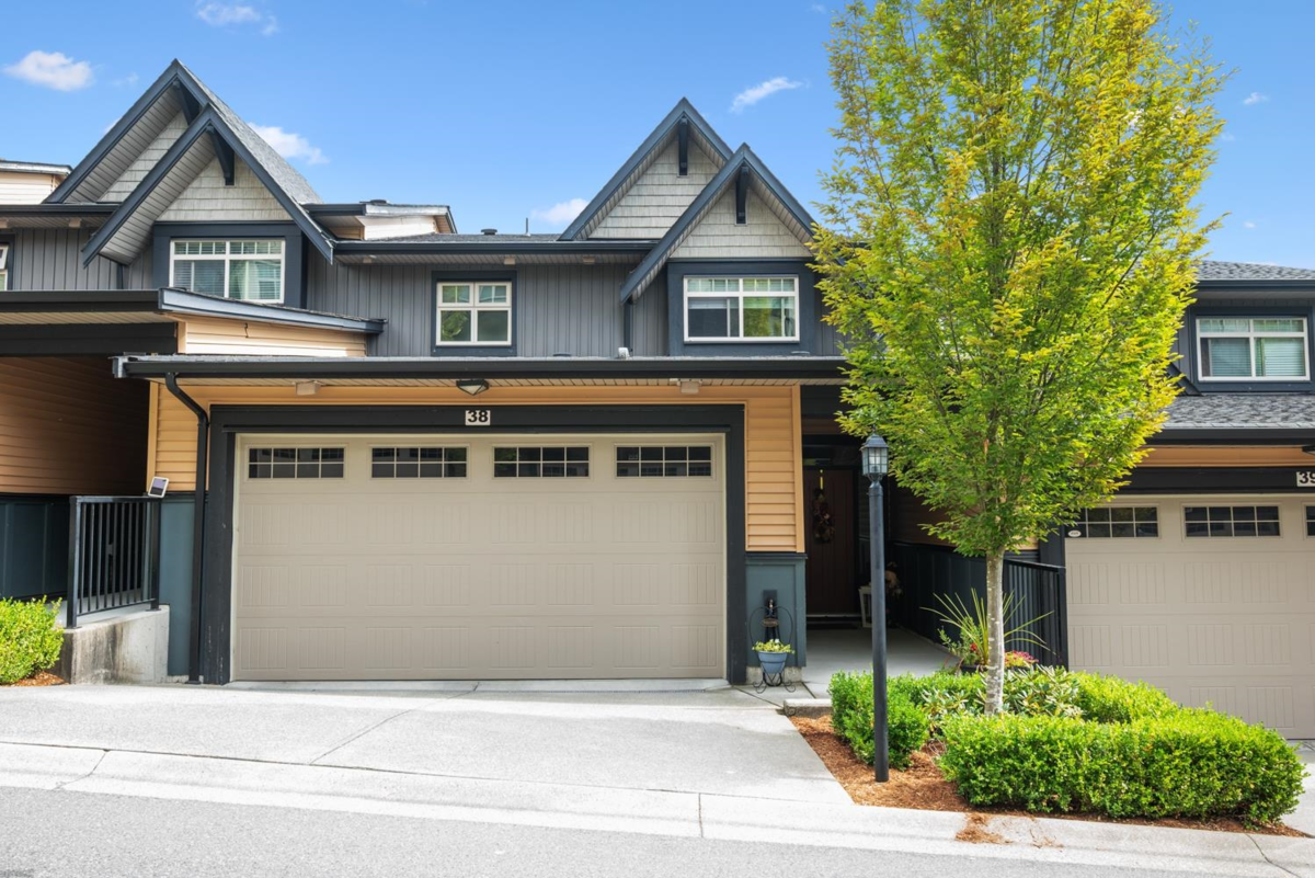 Living Room Photo of 38 10525 240 Street, Maple Ridge, BC