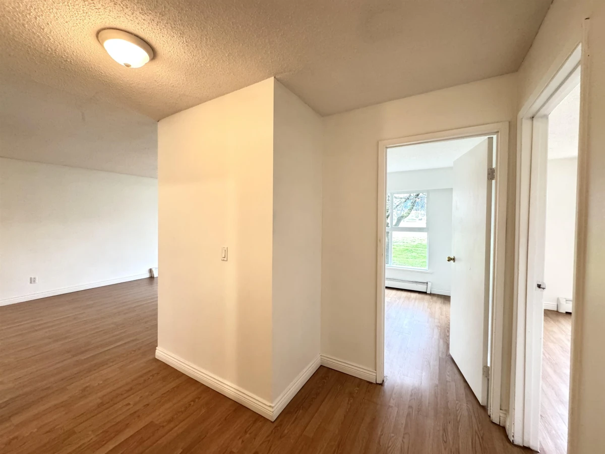 Dining Area Photo of 126 32850 George Ferguson Way, Abbotsford, BC