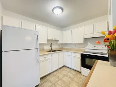 Breakfast Nook Photo of 126 32850 George Ferguson Way, Abbotsford, BC