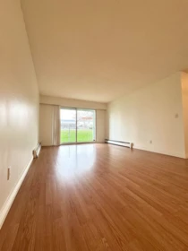 126 32850 George Ferguson Way, Abbotsford, BC, Abbotsford — Apartment/Condo for sale