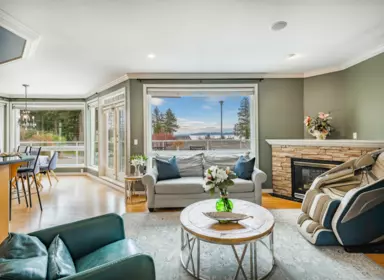 Breakfast Nook Photo of 1339 132b Street, Surrey, BC