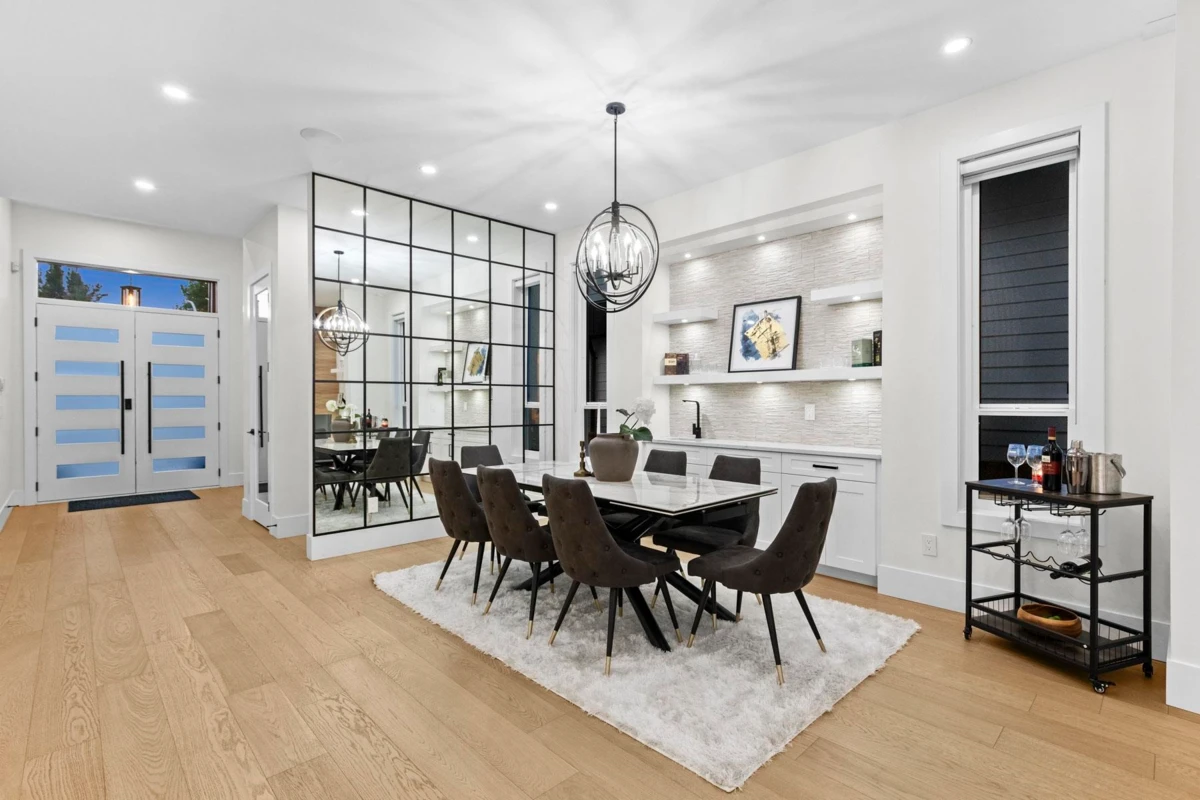 Dining Area Photo of 19171 60b Avenue, Surrey, BC