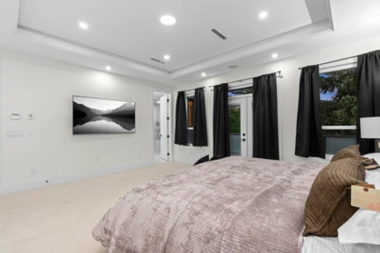 Basement Recreation Room Photo of 19171 60b Avenue, Surrey, BC