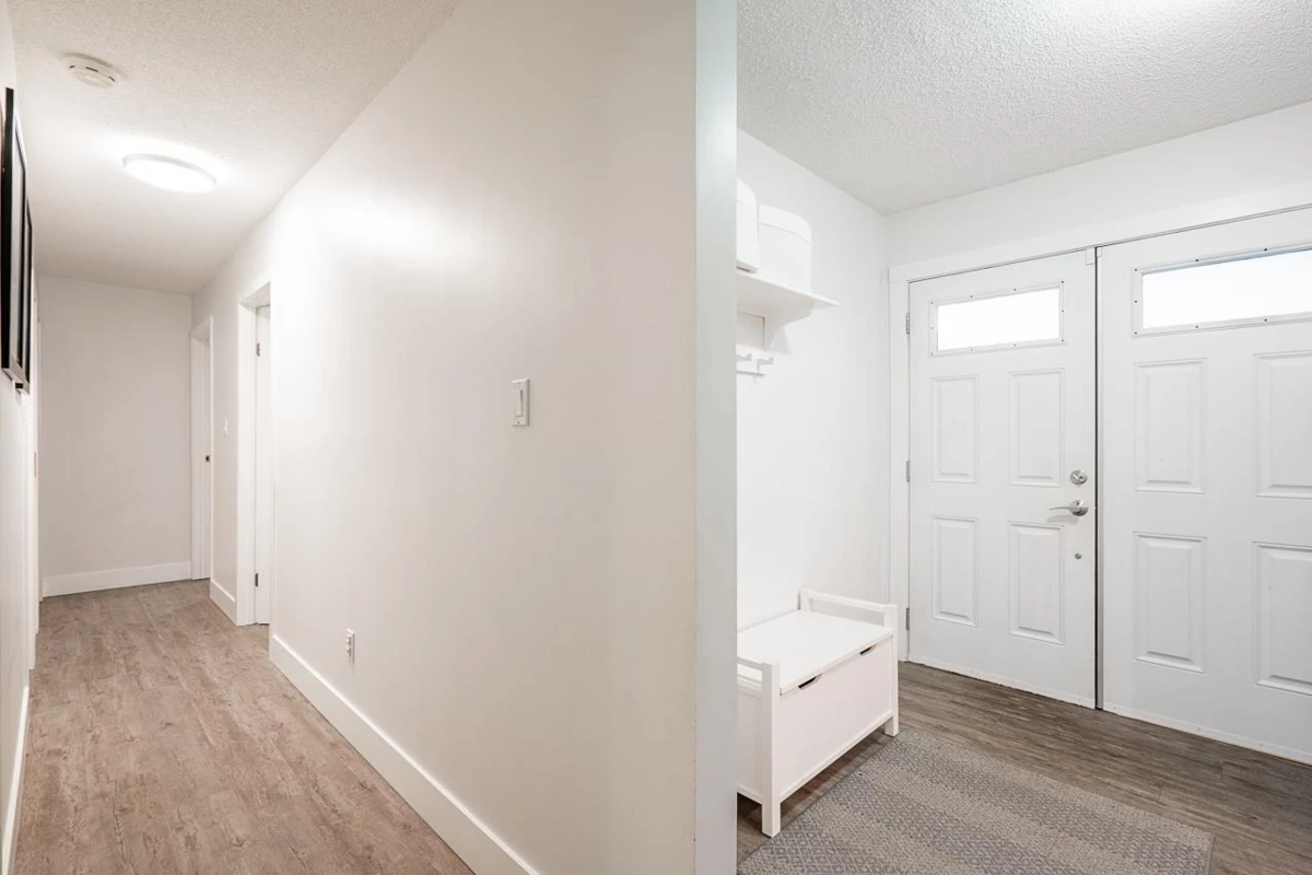 Dining Area Photo of 1668 Connaught Drive, Port Coquitlam, BC