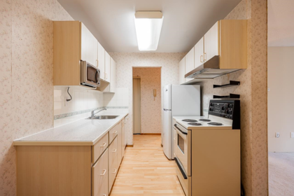 Kitchen Island Photo of 208 15020 North Bluff Road, White Rock, BC