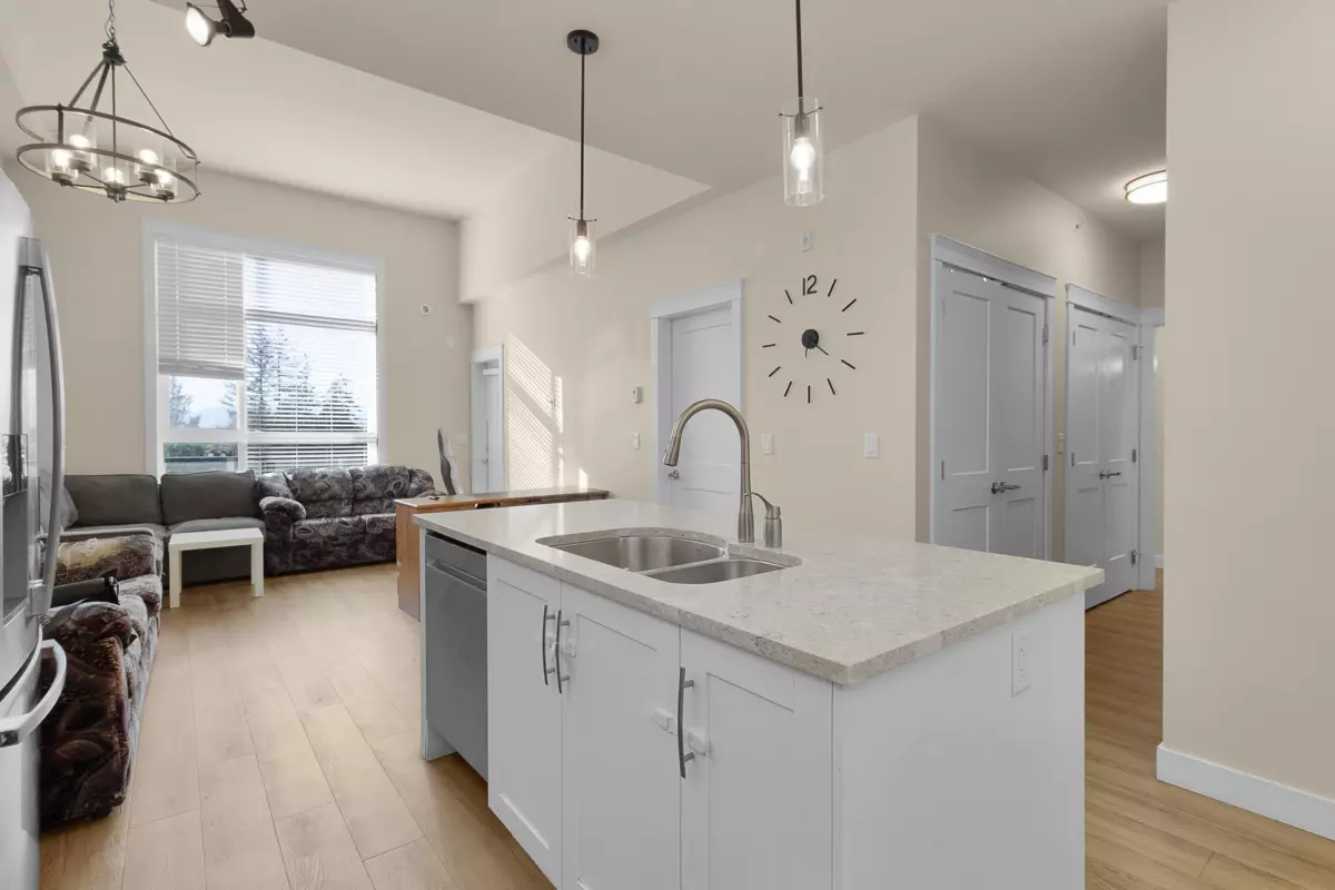 Dining Area Photo of 612 11077 Ravine Road, Surrey, BC