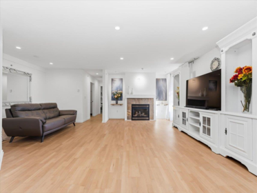 Pantry Photo of 409 15621 Marine Drive, White Rock, BC