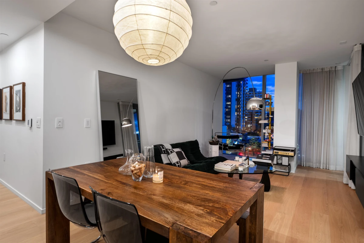 Family Room Photo of 708 1568 Alberni Street, Vancouver, BC