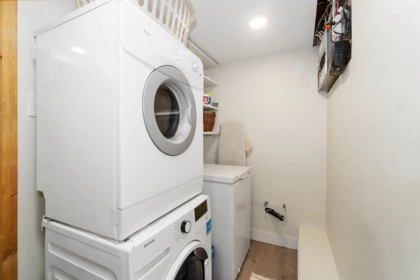 Hot Tub / Spa Photo of 6319 Sophia Street, Vancouver, BC