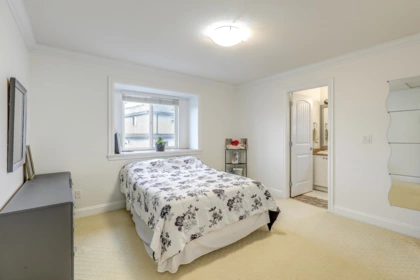 Basement Recreation Room Photo of 16226 96b Avenue, Surrey, BC