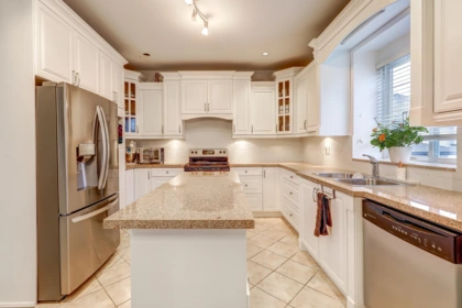 Entry Foyer Photo of 16226 96b Avenue, Surrey, BC