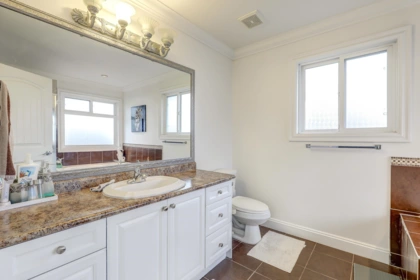 Laundry Room Photo of 16226 96b Avenue, Surrey, BC