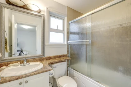 Mudroom Photo of 16226 96b Avenue, Surrey, BC