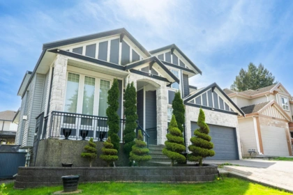 Swimming Pool Photo of 16226 96b Avenue, Surrey, BC