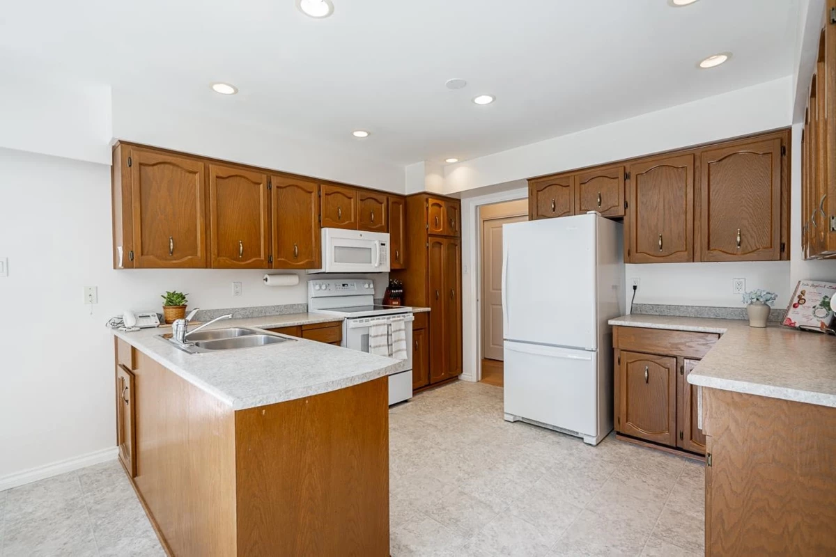 Dining Area Photo of 14586 18 Avenue, Surrey, BC