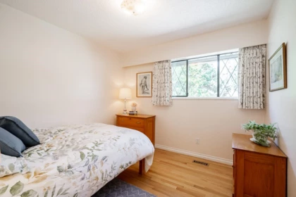 Primary Bathroom Photo of 14586 18 Avenue, Surrey, BC
