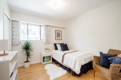 Primary Bedroom Photo of 14586 18 Avenue, Surrey, BC