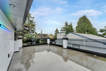 Community Amenities Photo (Clubhouse) of 15460 Semiahmoo Avenue, White Rock, BC