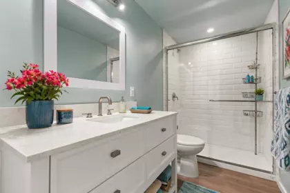 Primary Bathroom Photo of 51 2035 Martens Street, Abbotsford, BC