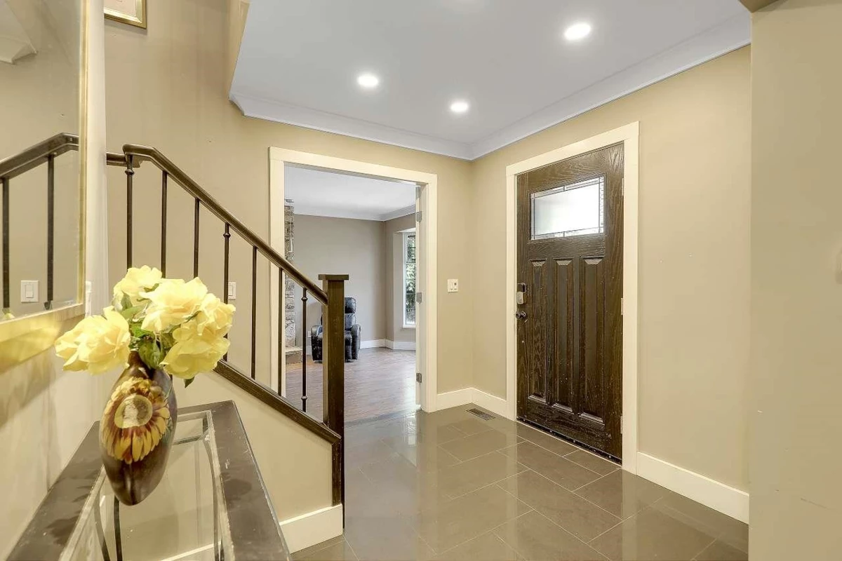 Dining Area Photo of 15092 73 Avenue, Surrey, BC