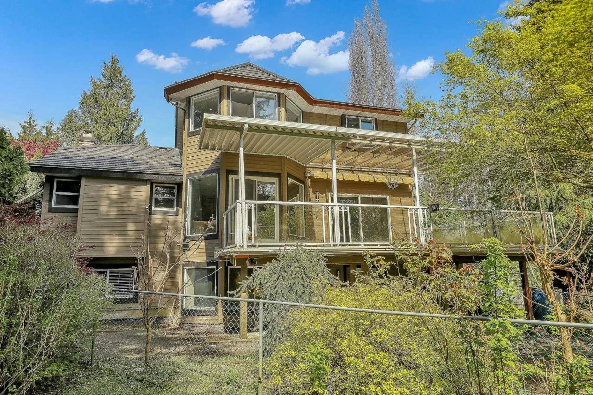 Family Room Photo of 15092 73 Avenue, Surrey, BC