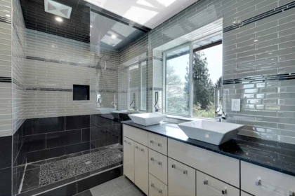 Entry Foyer Photo of 15092 73 Avenue, Surrey, BC