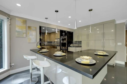 Kitchen Photo of 15092 73 Avenue, Surrey, BC