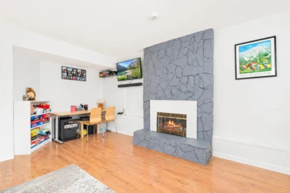 Entry Foyer Photo of 4072 Violet Street, North Vancouver, BC