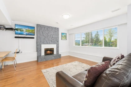 Mudroom Photo of 4072 Violet Street, North Vancouver, BC