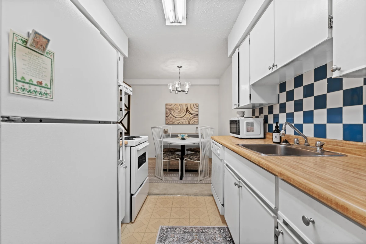 Dining Area Photo of 206 250 W 1st Street, North Vancouver, BC