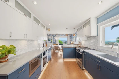 Kitchen Island Photo of 1418 Hamilton Street, New Westminster, BC