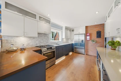 Kitchen Photo of 1418 Hamilton Street, New Westminster, BC