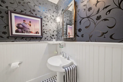 Powder Room Photo of 1418 Hamilton Street, New Westminster, BC