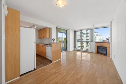 1001 2733 Chandlery Place, Vancouver, BC, Vancouver — Apartment/Condo for sale