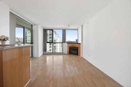 1001 2733 Chandlery Place, Vancouver, BC, Vancouver — Apartment/Condo for sale