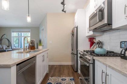 Kitchen Island Photo of 313 11077 Ravine Road, Surrey, BC