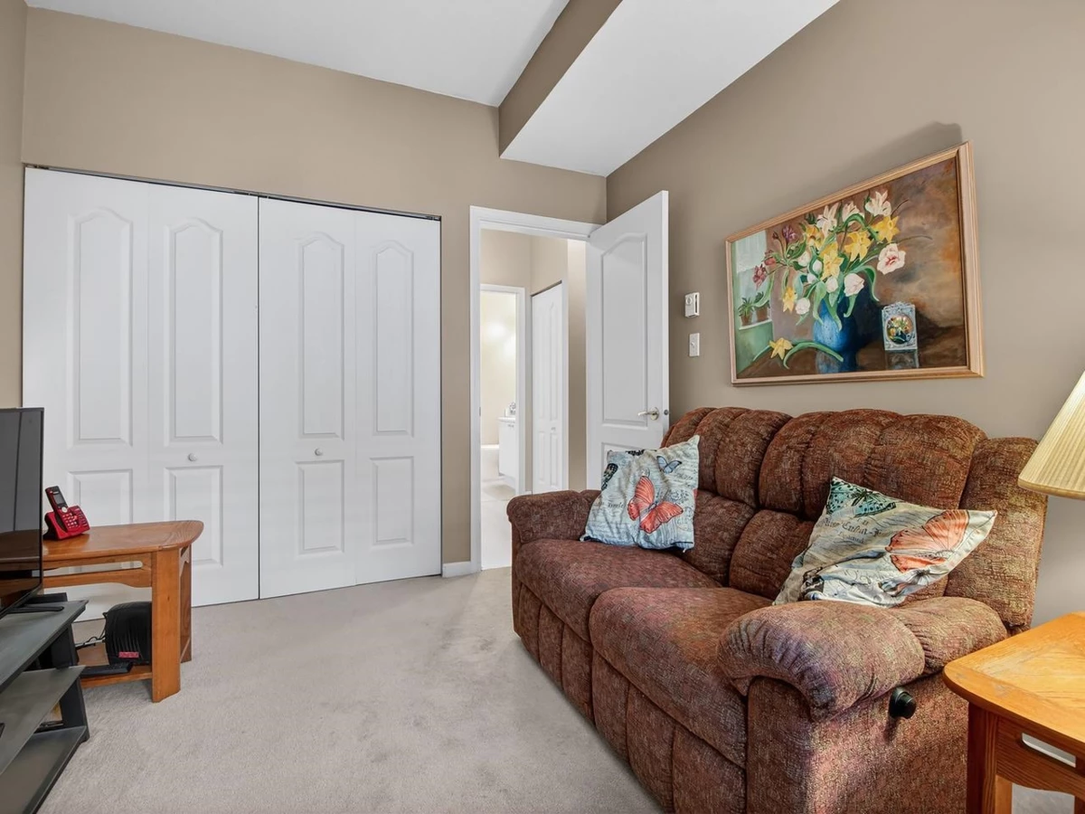 Guest Bathroom Photo of 513 5262 Oakmount Crescent, Burnaby, BC