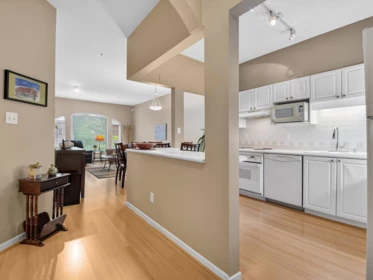 Primary Bedroom Photo of 513 5262 Oakmount Crescent, Burnaby, BC