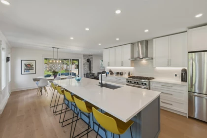 Kitchen Island Photo of 1000 Polewe Place, Garibaldi Highlands, BC