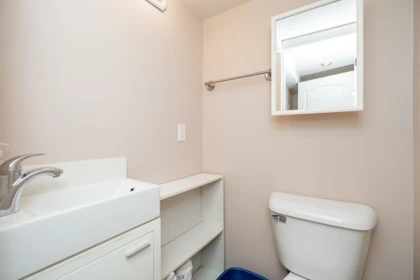 Hallway Photo of 909 Dublin Street, New Westminster, BC