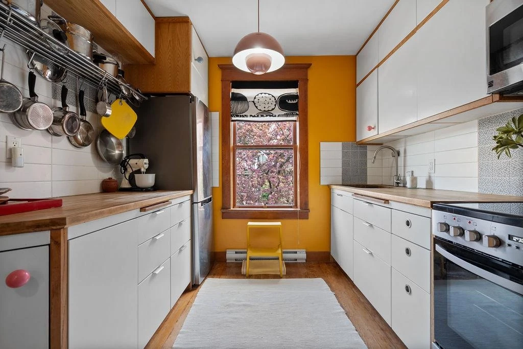 Family Room Photo of 1117 Semlin Drive, Vancouver, BC