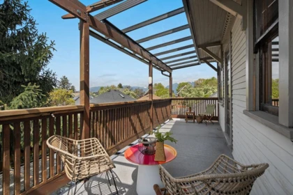 Breakfast Nook Photo of 1117 Semlin Drive, Vancouver, BC