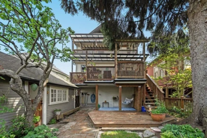 Front Yard Photo of 1117 Semlin Drive, Vancouver, BC