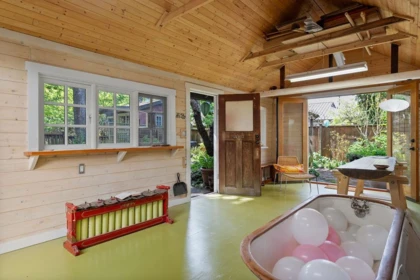Hot Tub / Spa Photo of 1117 Semlin Drive, Vancouver, BC