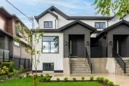 4917 Venables Street, Burnaby, BC, Burnaby — Half Duplex for sale