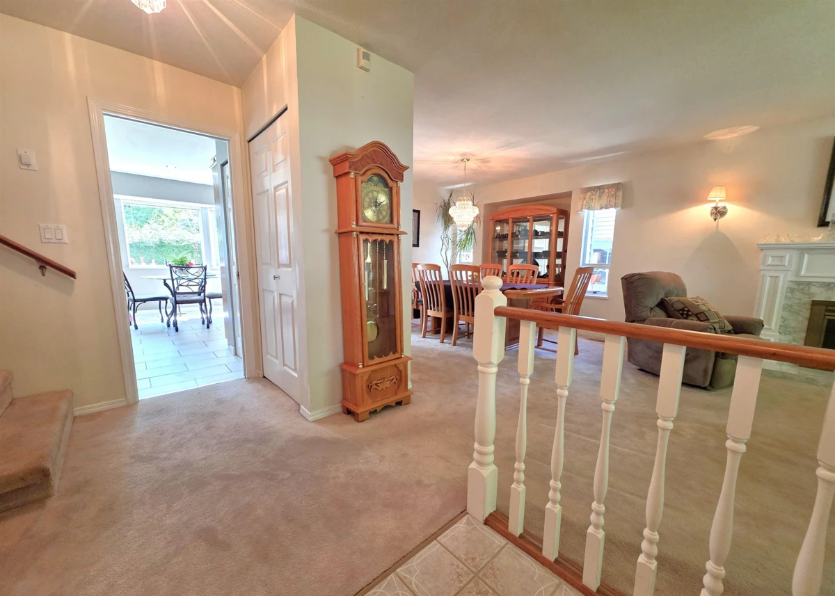 Living Room Photo of 15734 97a Avenue, Surrey, BC