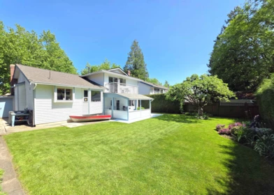 Staircase Photo of 15734 97a Avenue, Surrey, BC