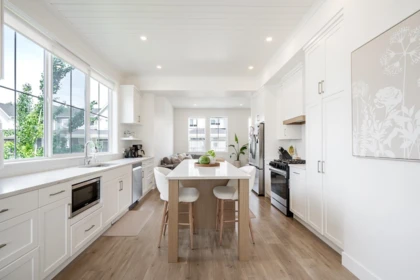 Kitchen Island Photo of 1 8545 Maplewood Road, Chilliwack, BC