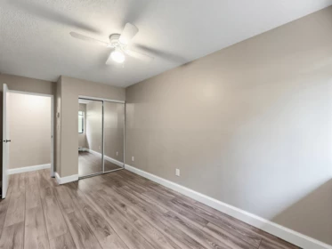 Mudroom Photo of 5 9584 Manchester Drive, Burnaby, BC