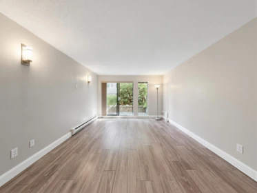 Primary Bathroom Photo of 5 9584 Manchester Drive, Burnaby, BC